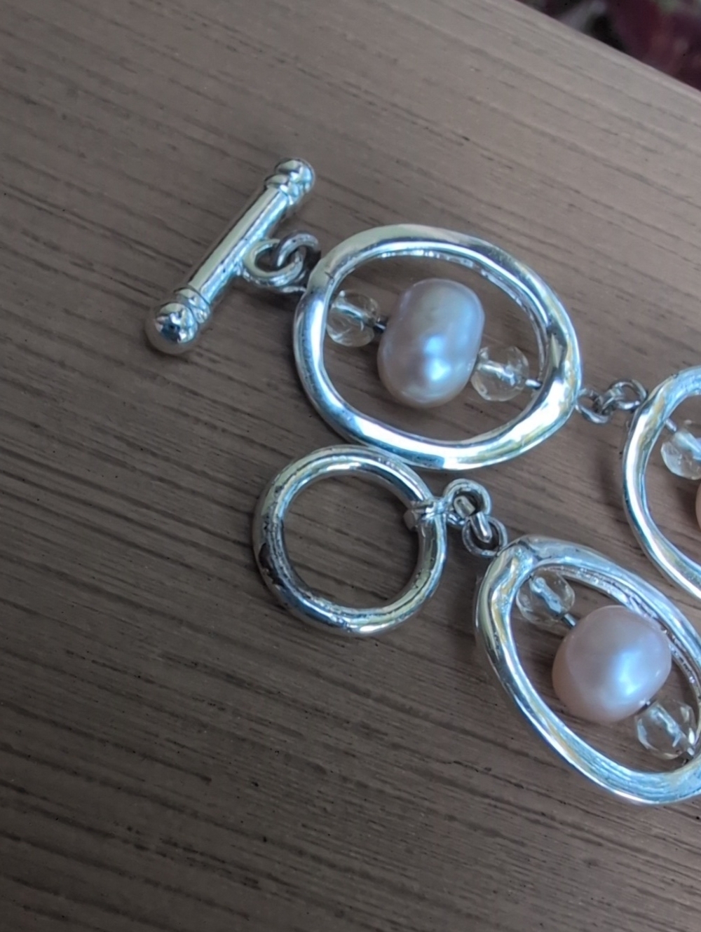 Freshwater Pearl Toggle Bracelet Pearls Encased In Silver Round Rings. - Picture 9 of 9